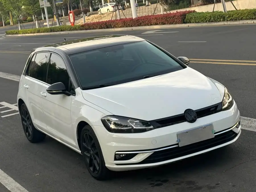 غولف 2020 نسخة الحب 200TSI DSG مريحة