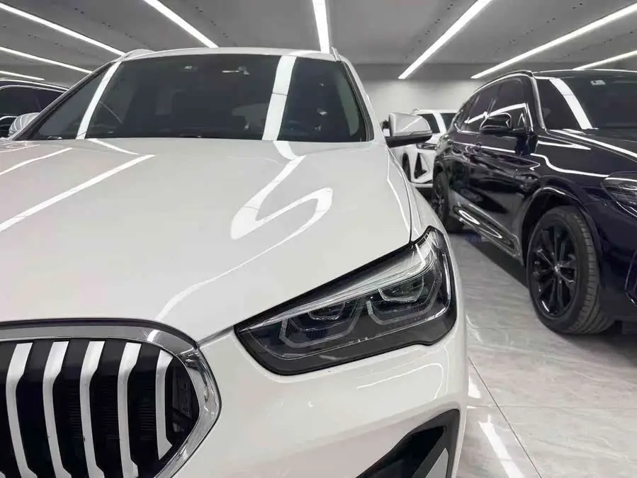 بي إم دبليو X1 2021 xDrive25Li الفاخرة