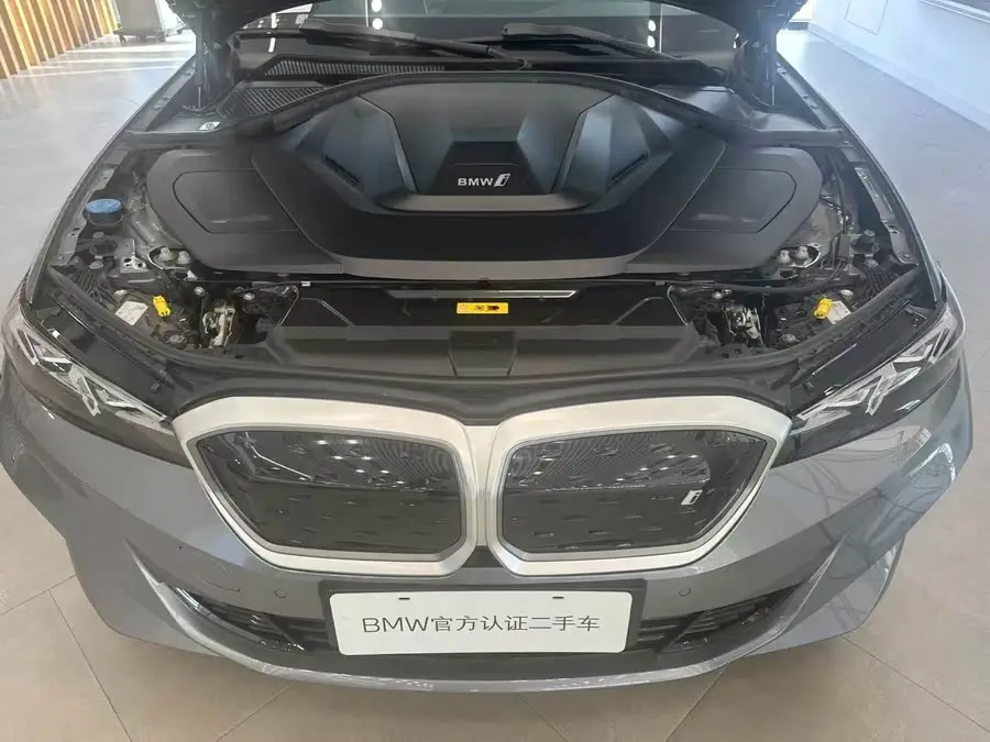 بي إم دبليو i3 2022 eDrive 35 L