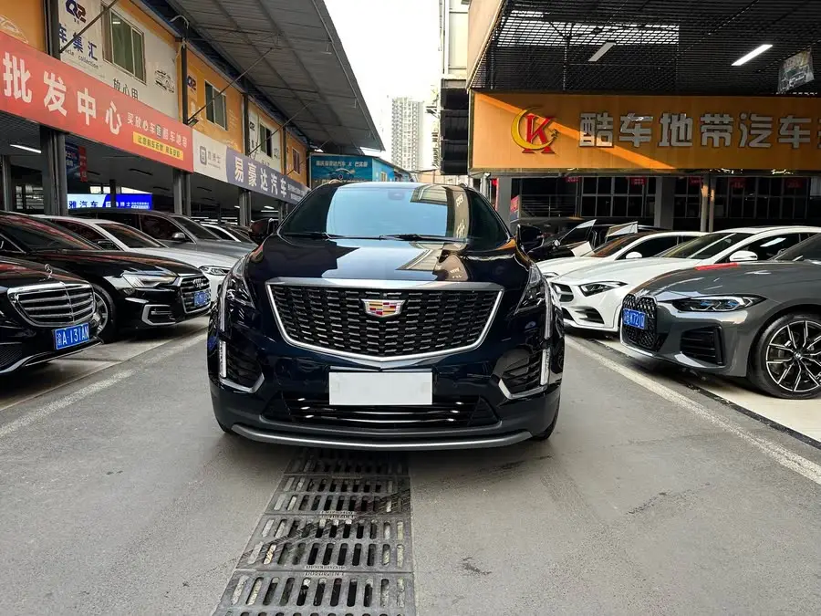 كاديلاك XT5 2022 2.0T دفع رباعي فاخرة