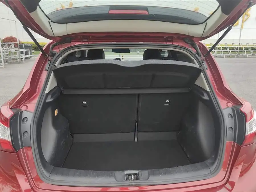 نيسان تييدا 2021 1.6L CVT النسخة الذكية