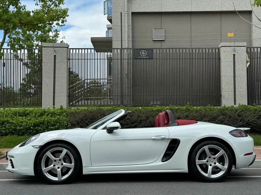 Porsche 718 2020 Model Boxster 2.0T