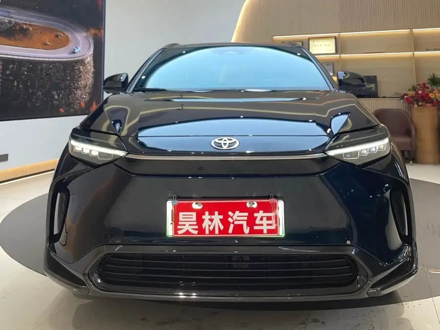 فاو تويوتا bZ4X 2022 النسخة عالية الأداء بنظام الدفع الرباعي PRO