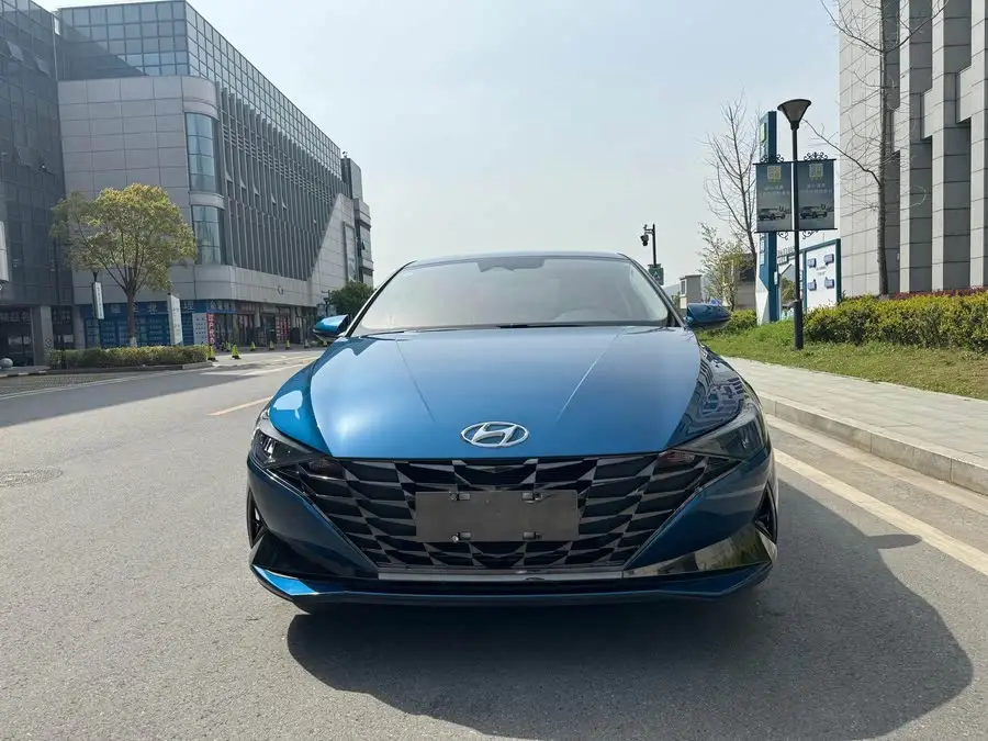 Elantra 2021 1.5L CVT LUX Premium Edition