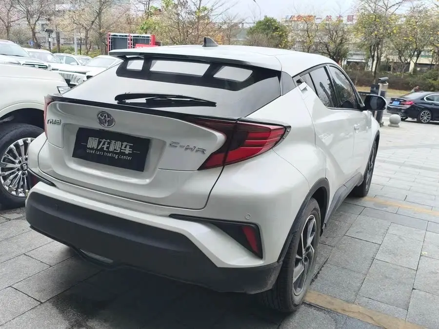 تويوتا C-HR 2021 2.0L الفاخرة