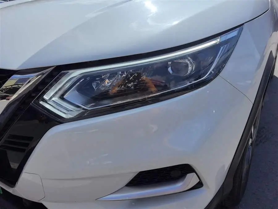 2021 نيسان إكس-تريل 2.0 لتر CVT الفاخرة