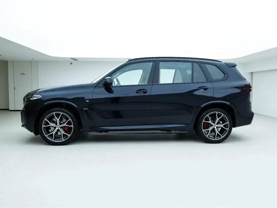 BMW X5 2023 xDrive 30Li باقة M الرياضية الفاخرة لليل