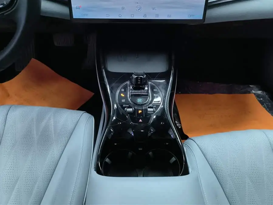 سيلاين 2022 طراز 700 كم النسخة الطويلة المدى للدفع الخلفي