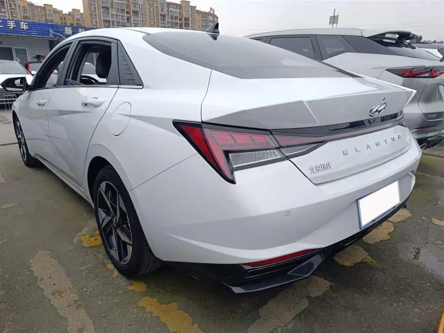 Elantra 2022 1.5L CVT GLS Leading Edition