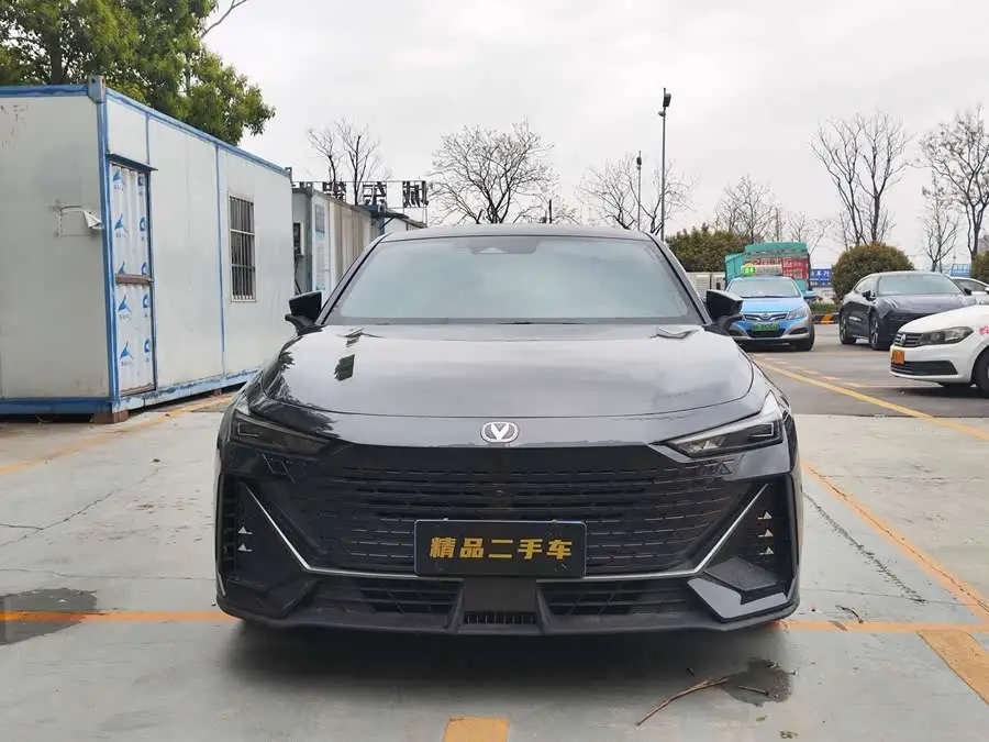 Changan UNI-V 2023 1.5T Premium