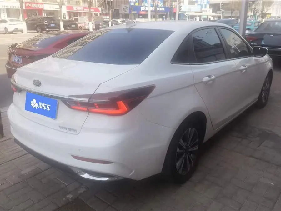 Ford Focus 2021 1.5L Automatic Diamond Edition