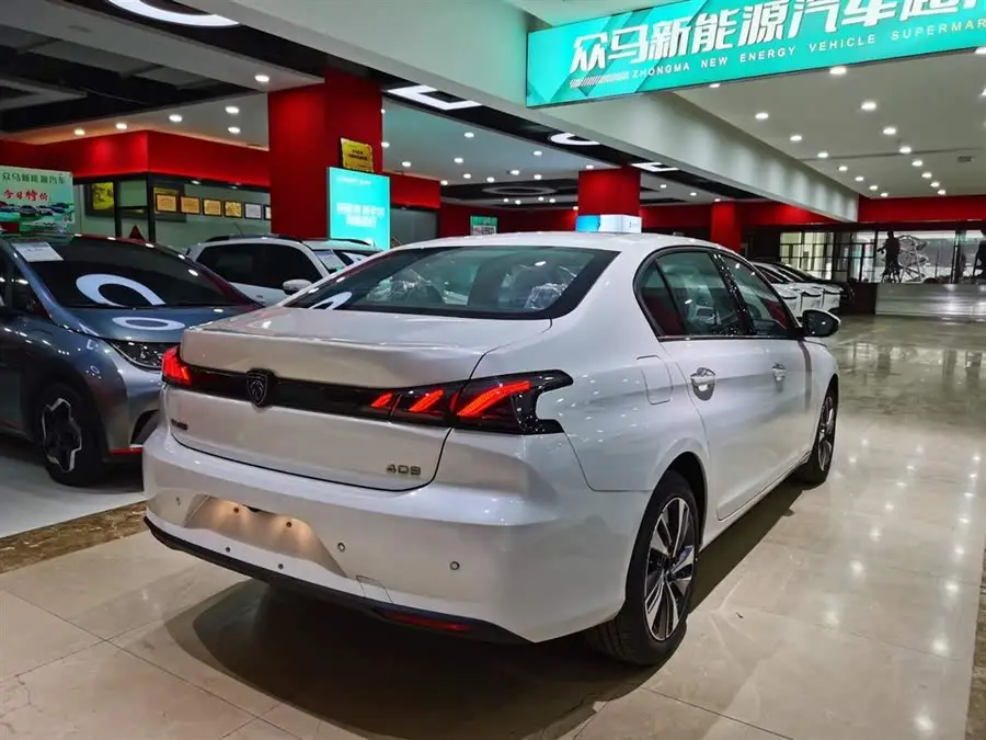 Peugeot 408 2022 1.6T Glowing Edition