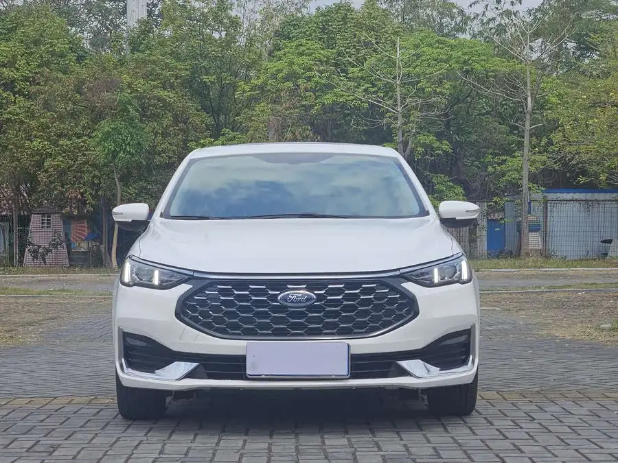 Ford Focus 2021 1.5L Automatic Golden Edition