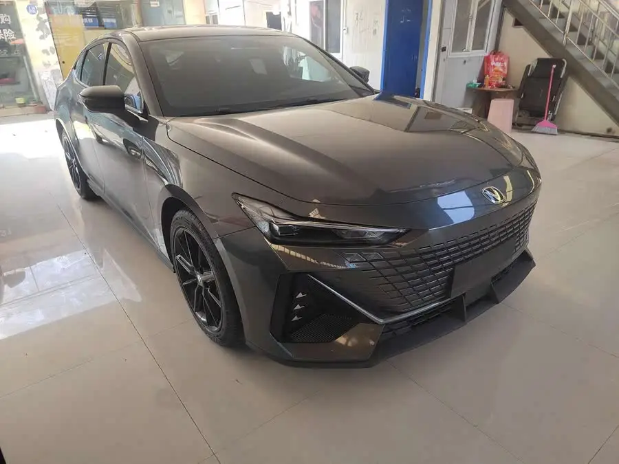 Changan UNI-V 2023 1.5T Premium