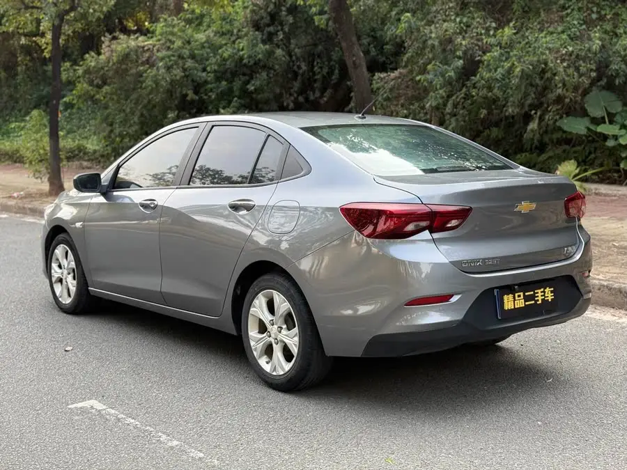 2021 شيفروليه كافاليير 325T أوتوماتيكي إكسينيو