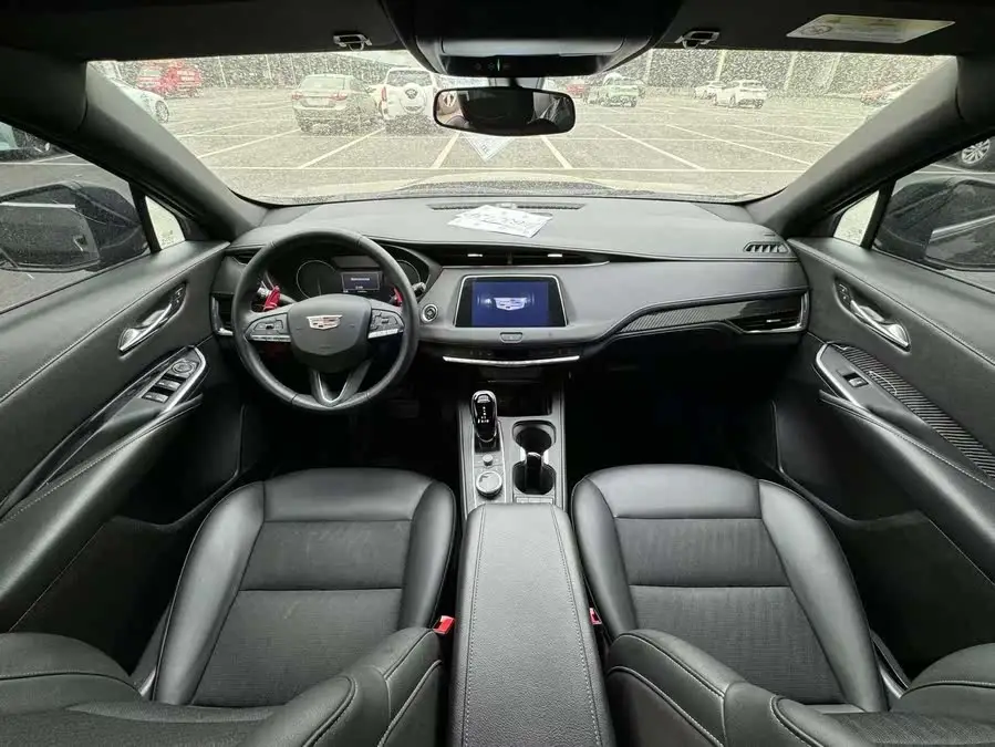 Cadillac XT4 2021 28T FWD Tech Package