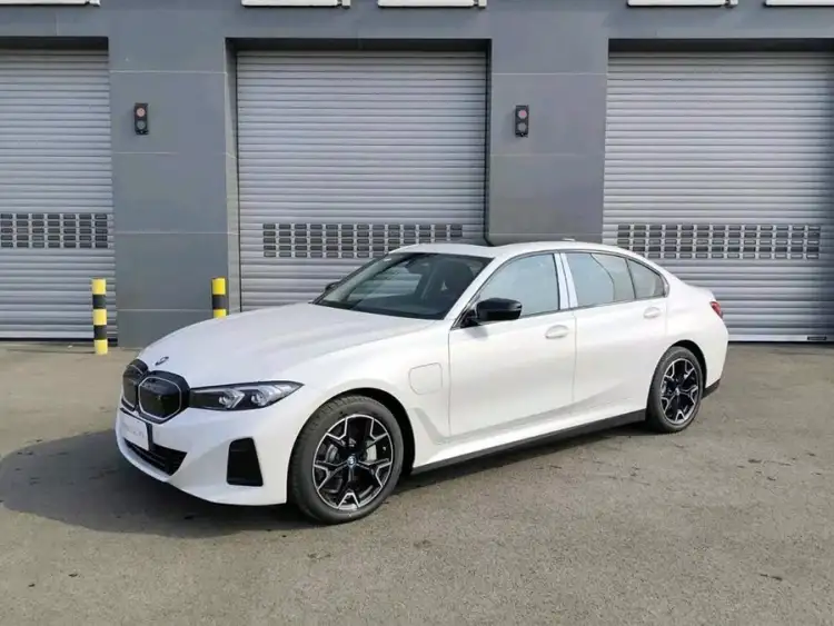 BMW i3 2024 eDrive 40 L Night Edition