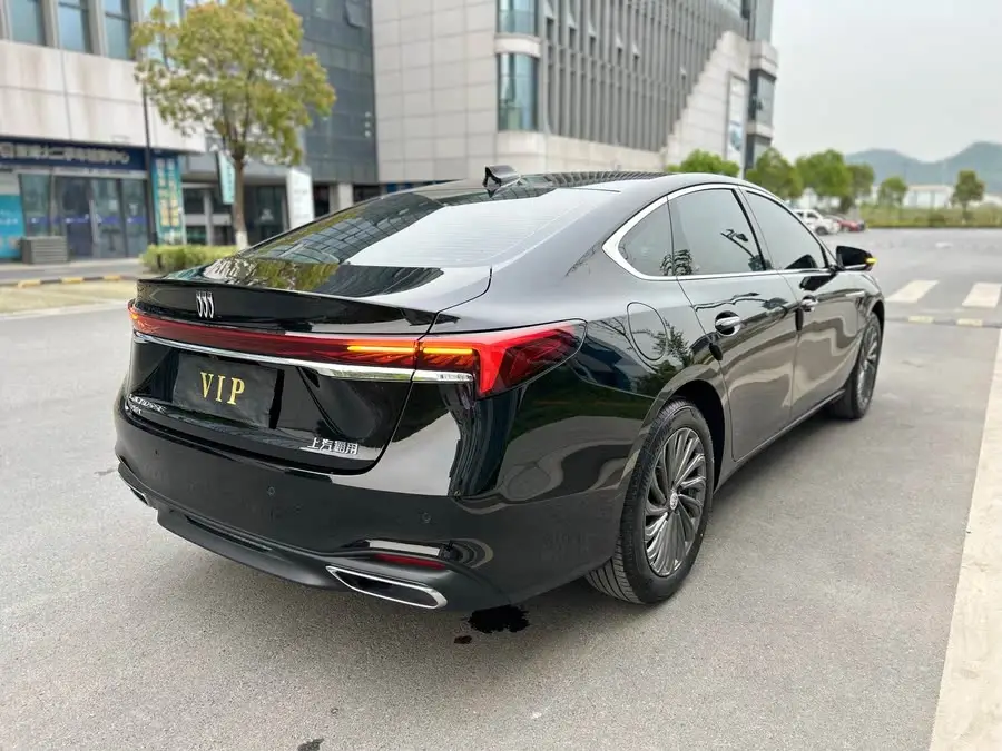 Buick LaCrosse 2025 28T Platinum Edition