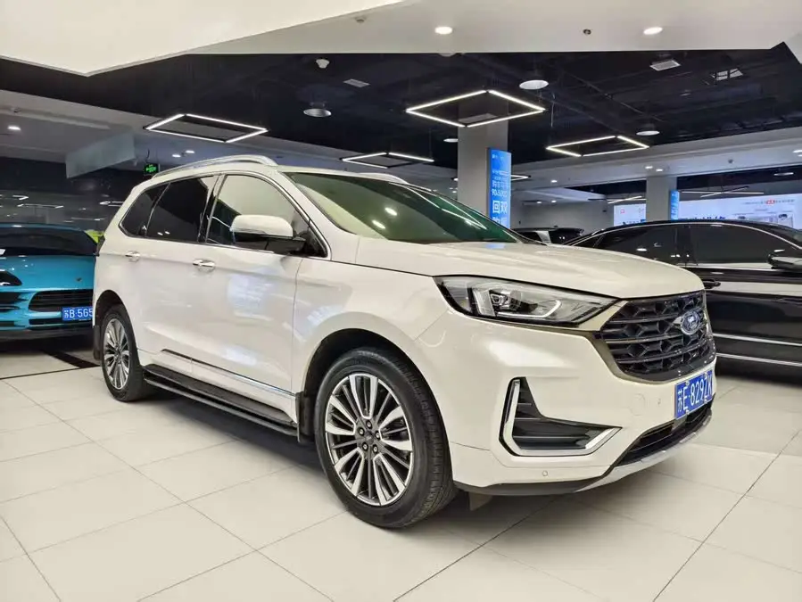 2020 Ford Edge EcoBoost 245 FWD Titanium 7-Seater