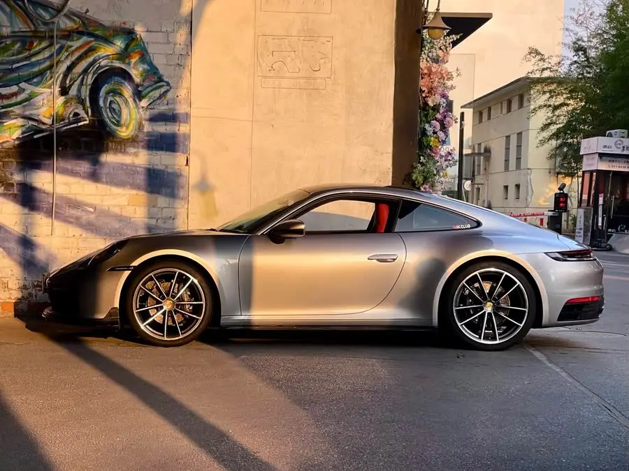 بورش 911 2023 كاريرا 3.0T
