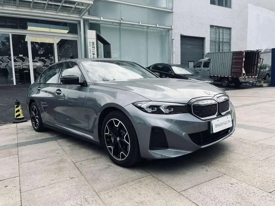 بي إم دبليو i3 2024 eDrive 40 L حزمة الليل