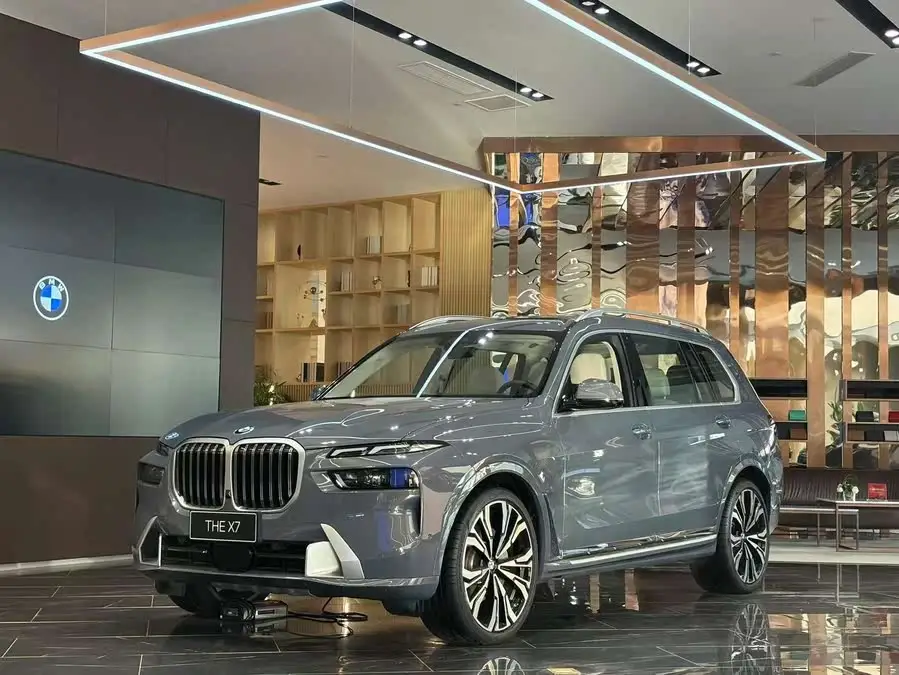 بي إم دبليو X7 2023 xDrive40i باقة M الرياضية التنفيذية