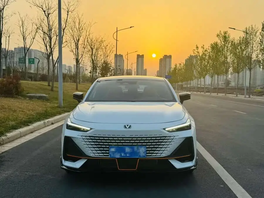Changan UNI-V 2023 1.5T Sport Version