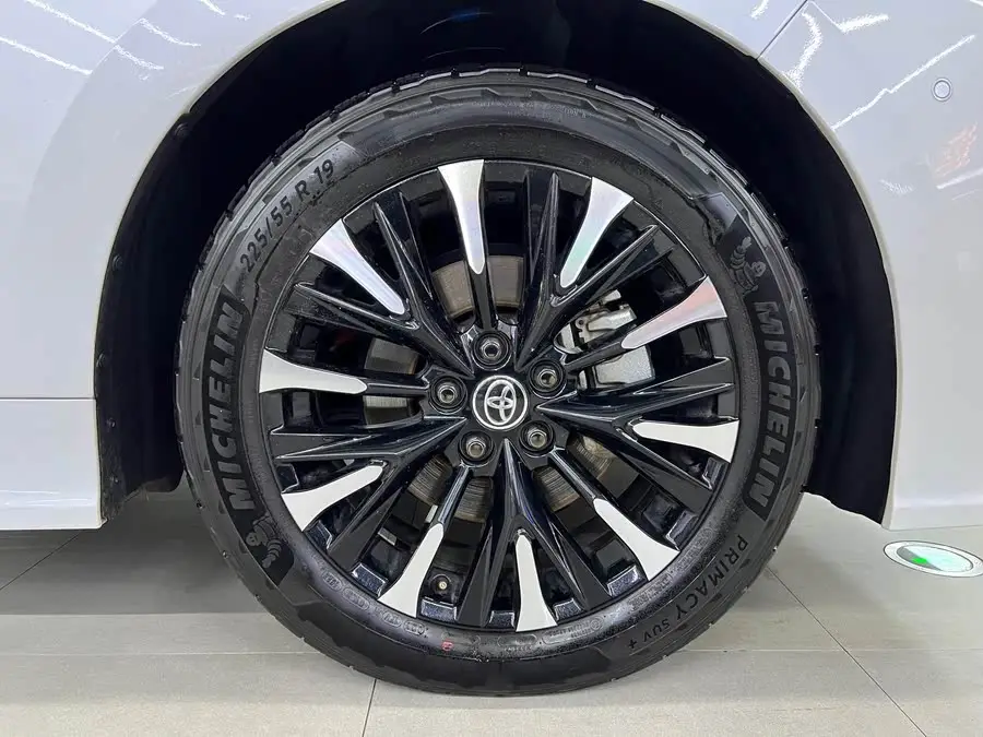 ألفارد 2024 الهجين المزدوج 2.5 لتر إصدار بريموم