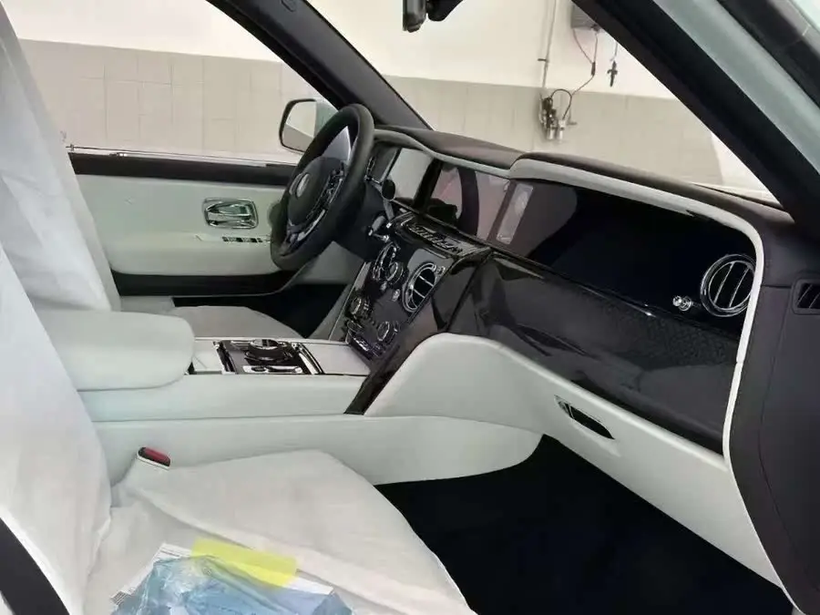 كولينان 2024 بلاك بادج