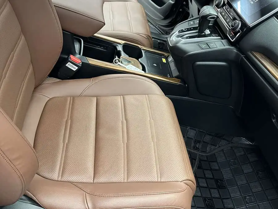 هوندا CR-V 2021 240TURBO CVT دفع رباعي فئة فاخرة