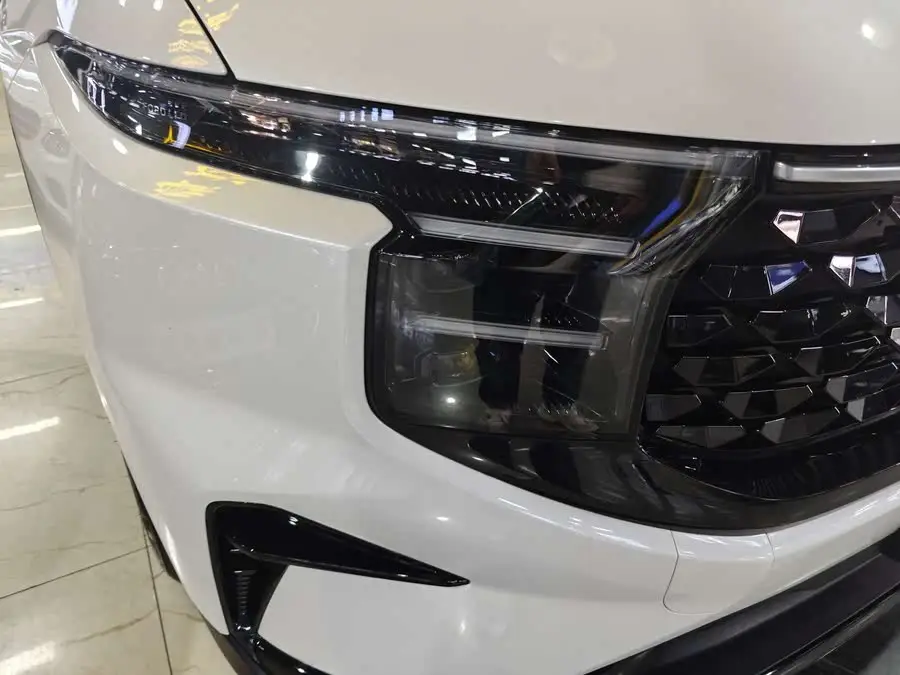 2023 Ford Edge L 2.0T EcoBoost E Hybrid Two-Wheel Drive Seven-Seater Trend