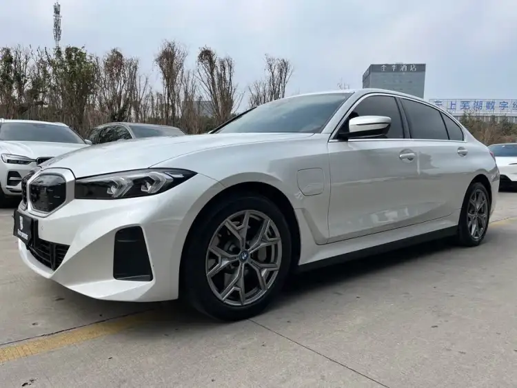 BMW i3 2022 eDrive 35 L