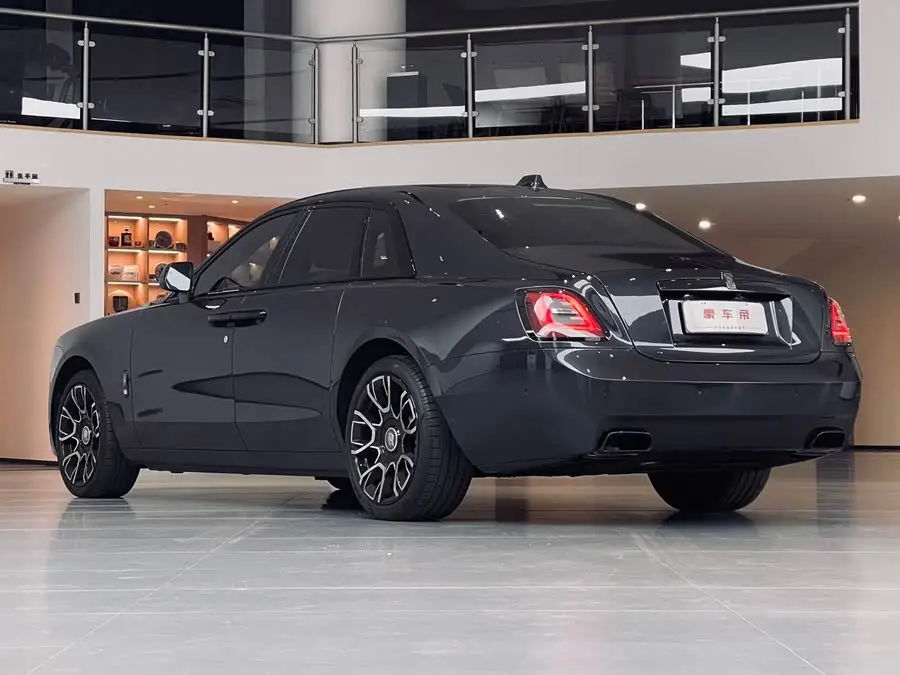 غوست 2022 6.7T بلاك بادج