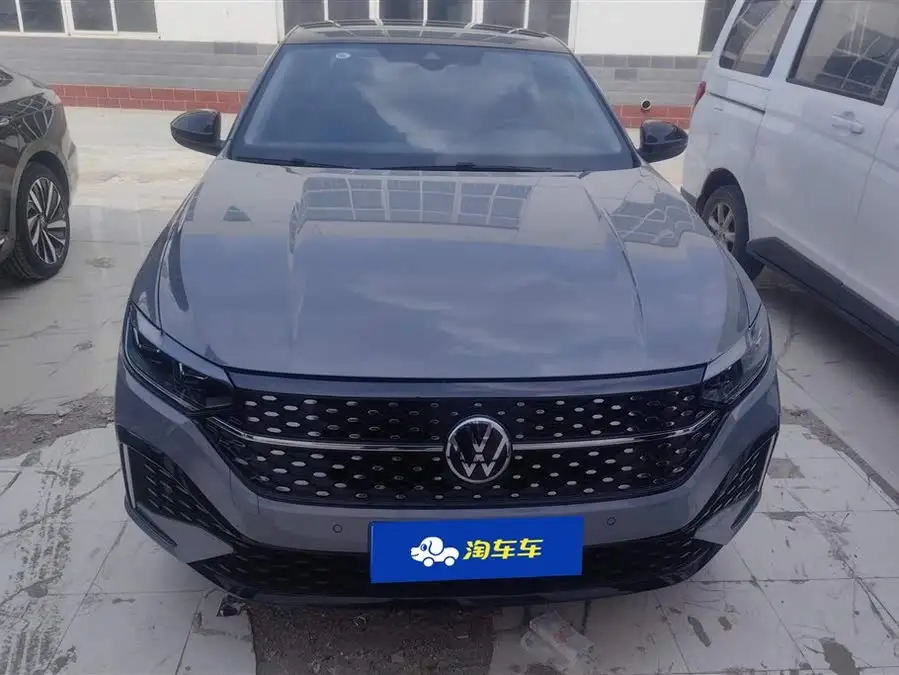 لافيدا 2024 300TSI DSG إصدار نجوم الأبدية