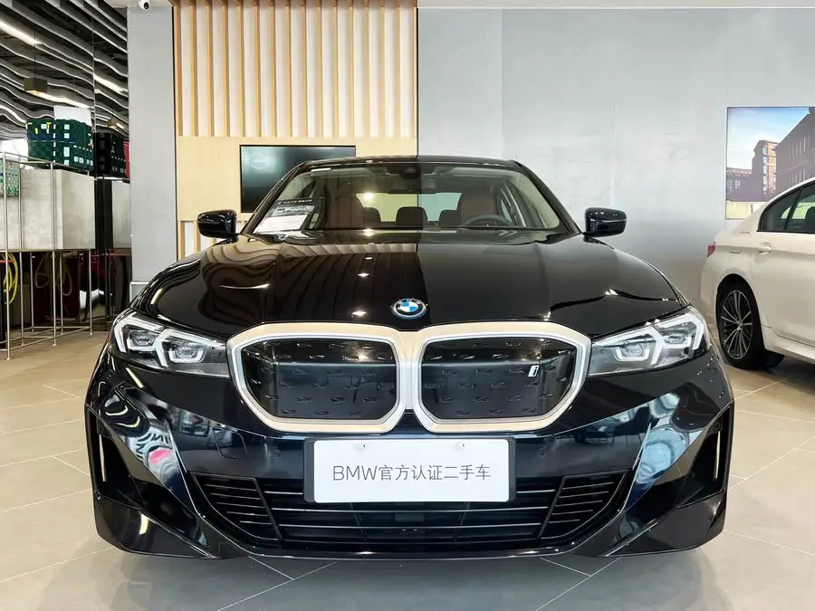 بي إم دبليو i3 2024 eDrive 35 L