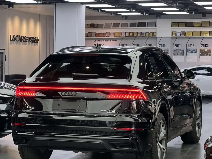 أودي Q8 2022 55 TFSI الفاخرة الديناميكية