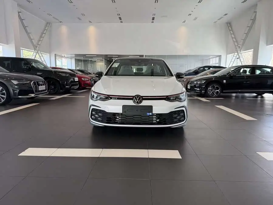 غولف 2023 380TSI DSG GTI