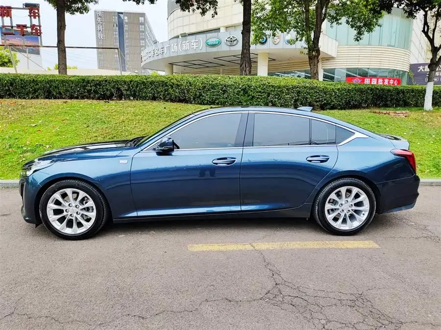 كاديلاك CT5 2021 28T الفاخرة