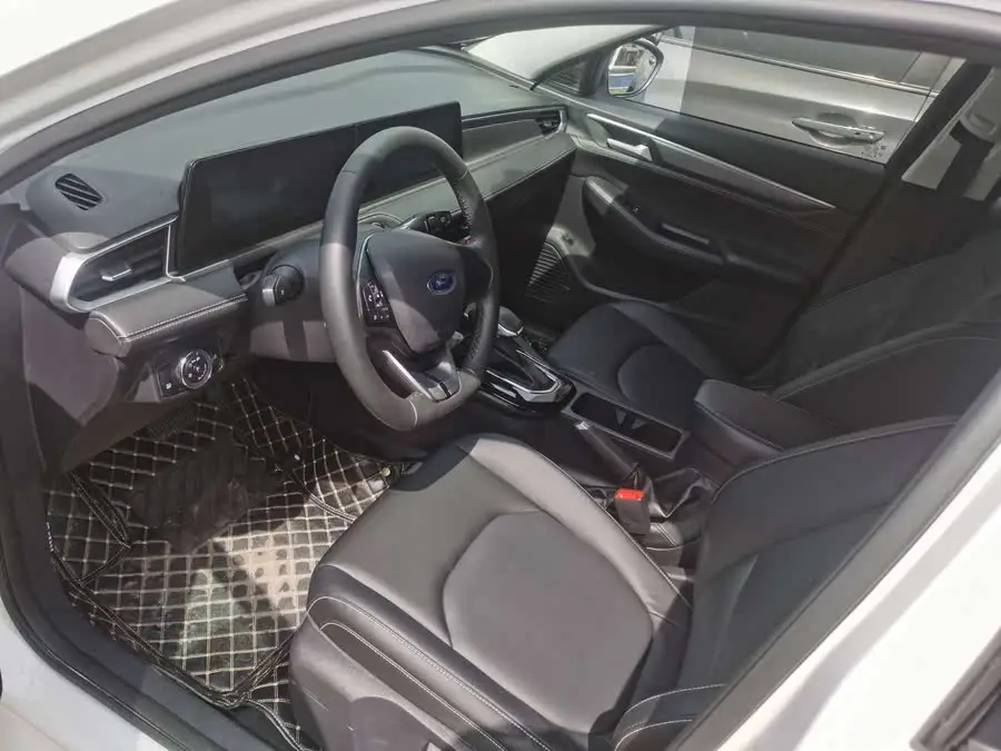 Ford Focus 2021 1.5L Automatic Golden Edition