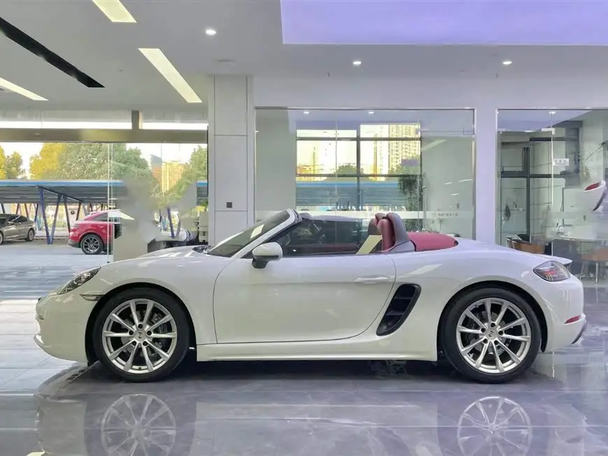 Porsche 718 2020 Model Boxster 2.0T