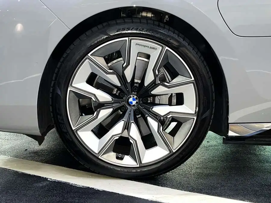 BMW i7 2023 eDrive50L Leading M Sport Package