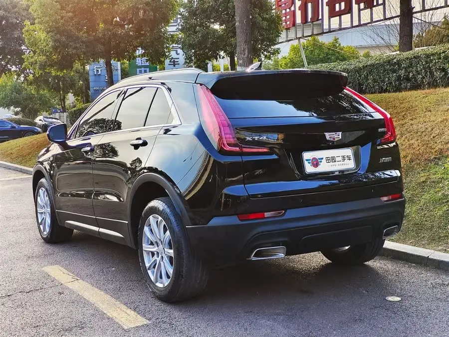 Cadillac XT4 2022 28T FWD Luxury