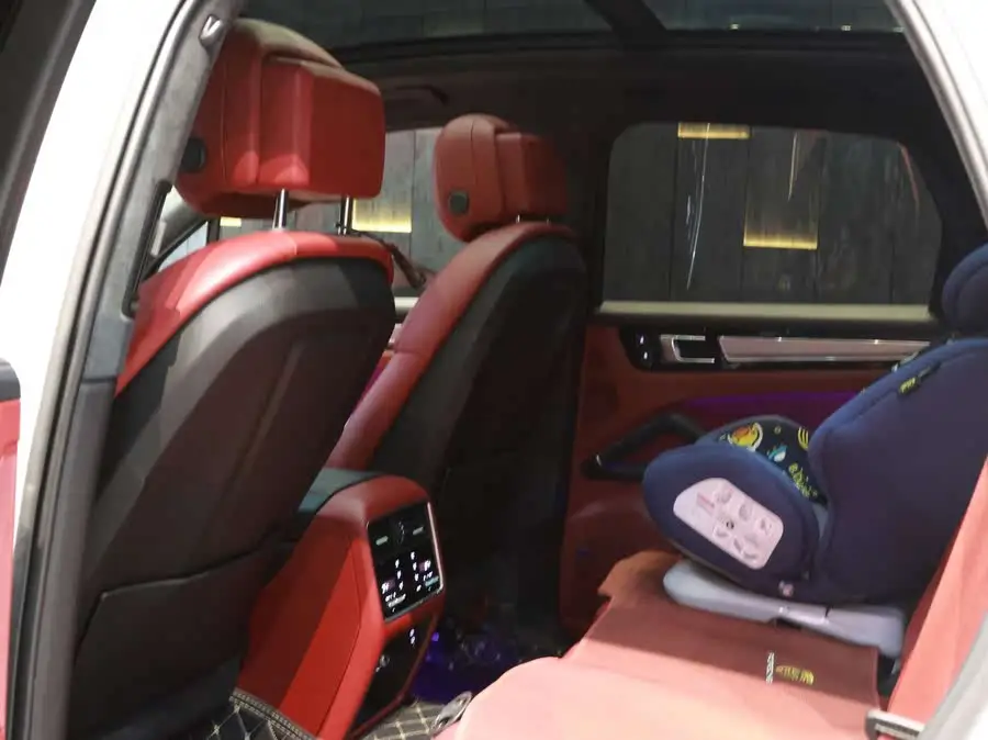 2023 Cayenne 3.0T Platinum Edition