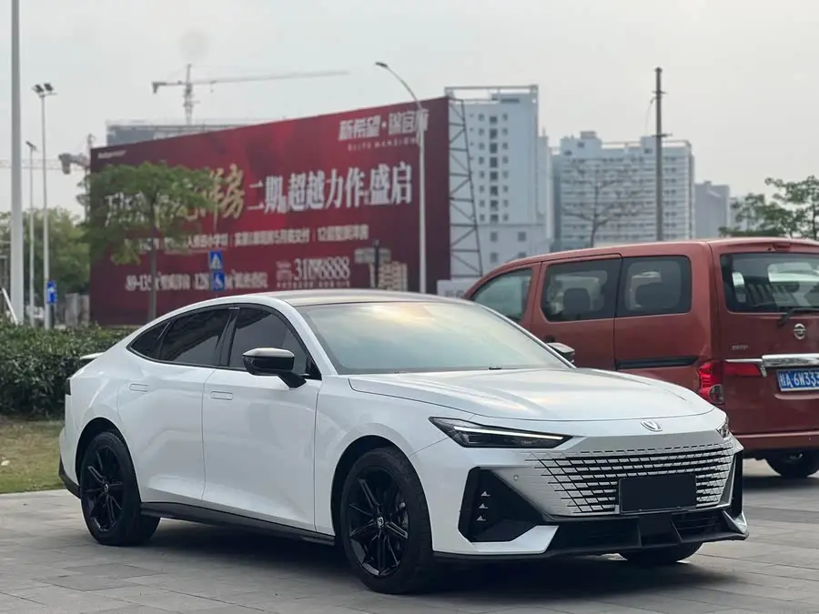 Changan UNI-V 2022 1.5T Premium