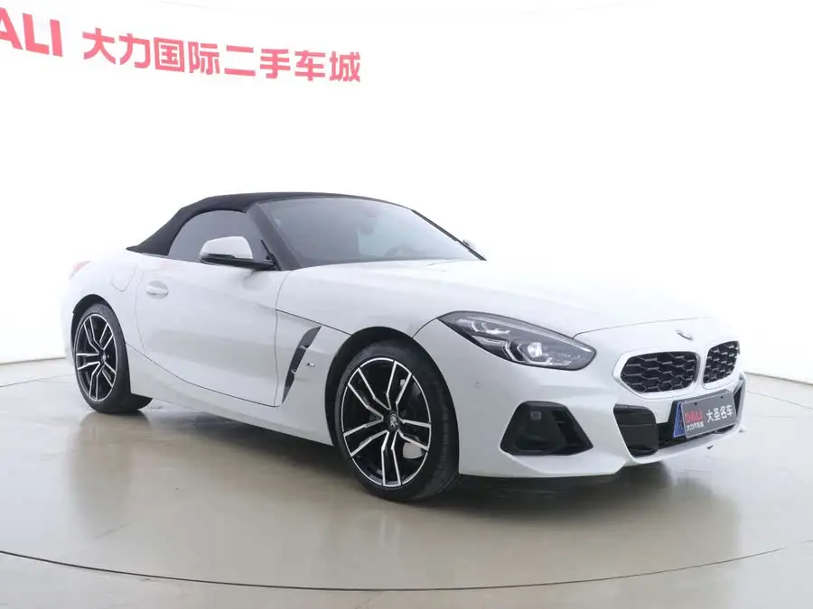 بي إم دبليو Z4 2023 sDrive 25i حزمة M الرياضية