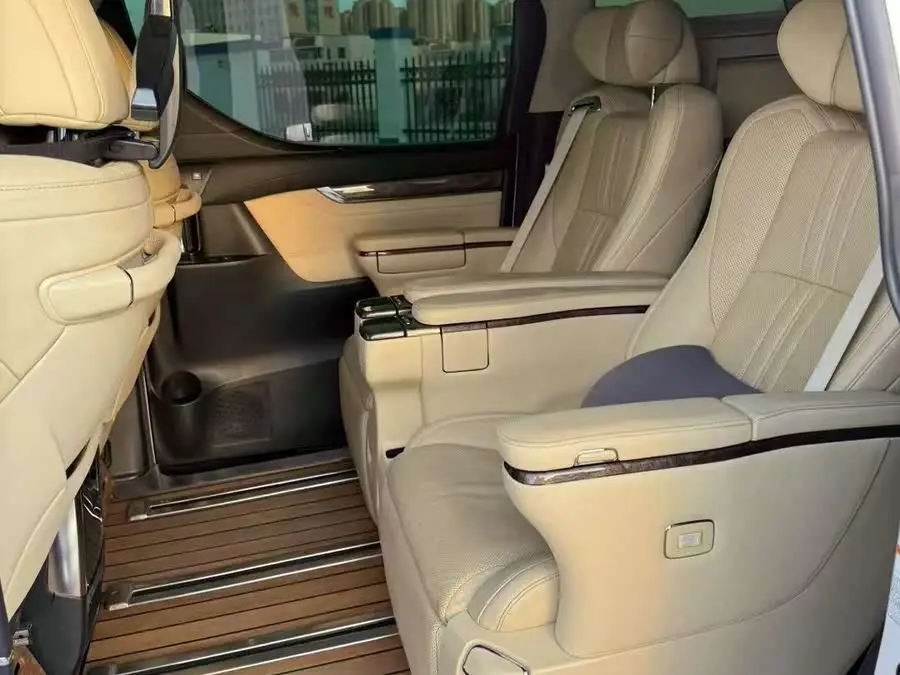 ألفارد 2021 هايبرد 2.5 لتر النسخة المميزة