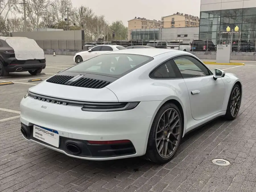بورش 911 2023 كاريرا 3.0T