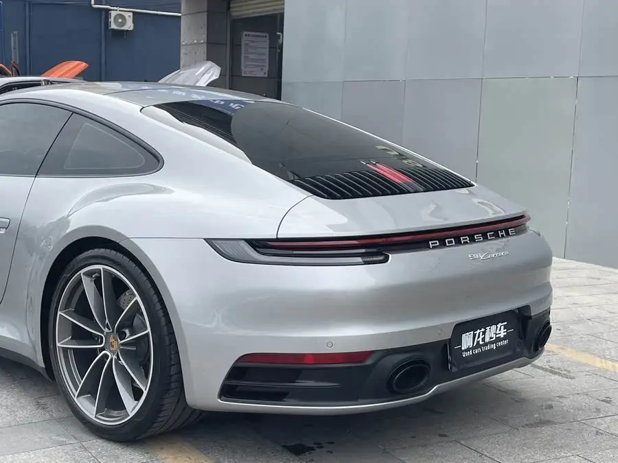بورش 911 2023 كاريرا 3.0T