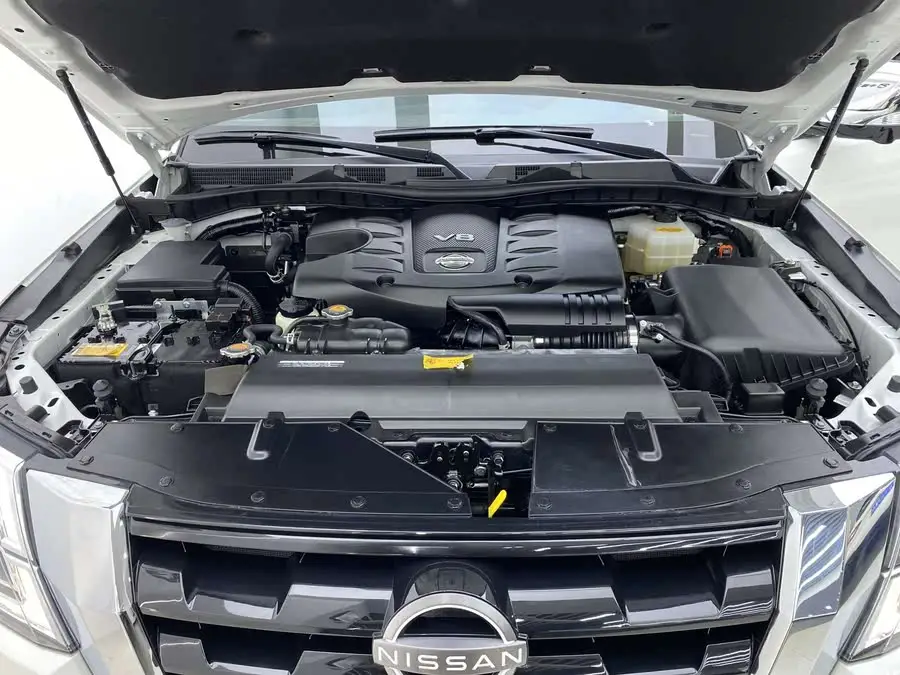 2023 نيسان أرمادا 5.6 لتر بلاتينوم إديشن
