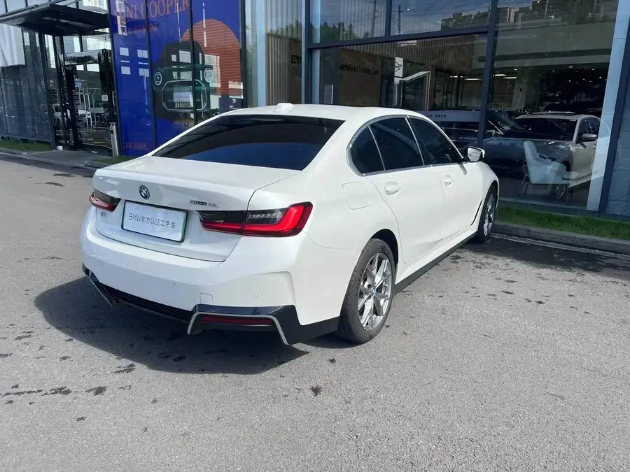 بي إم دبليو i3 2022 eDrive 35 L